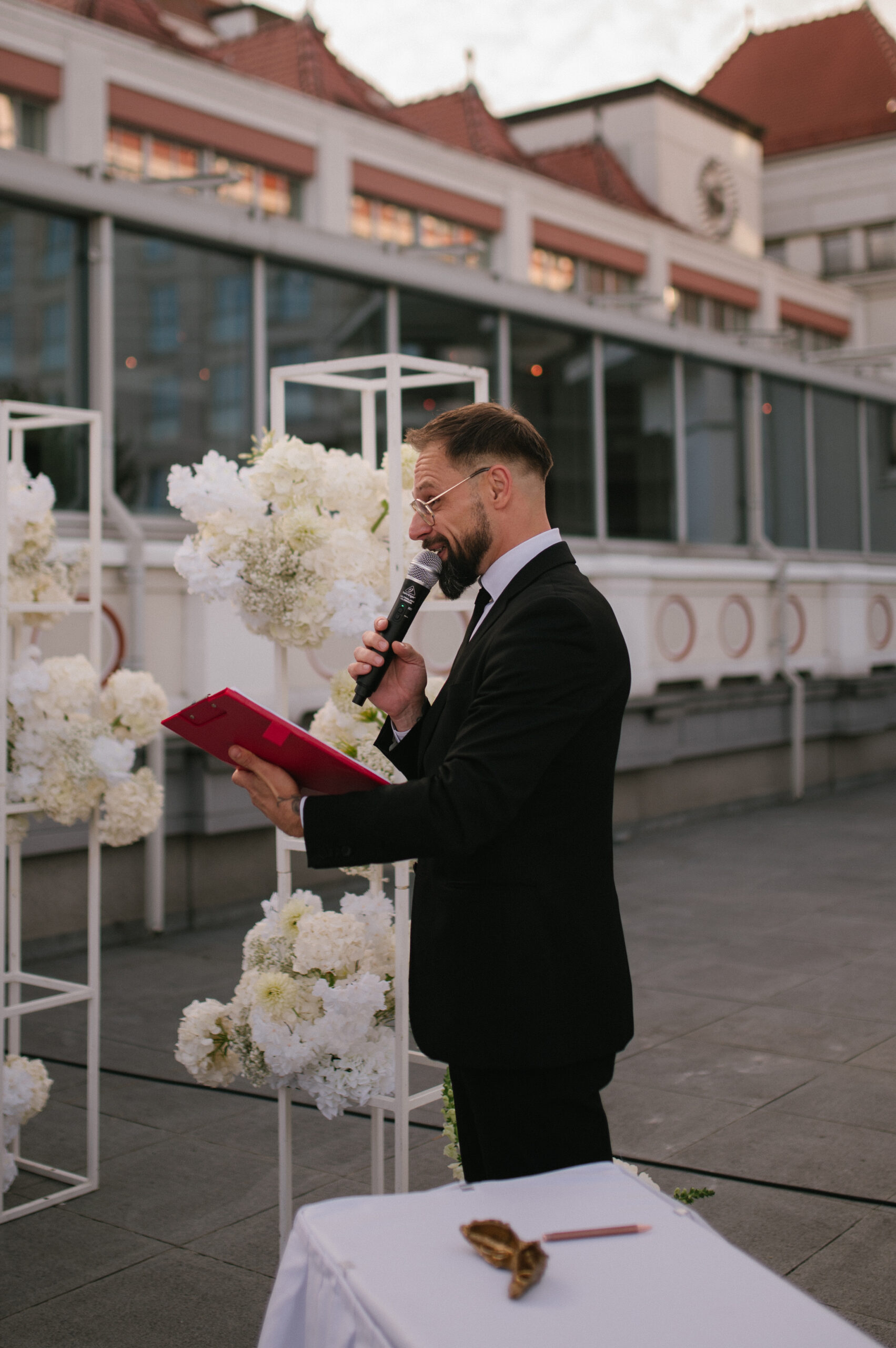 Krzysztof Himkowski, konferansjer, mówca ślubów humanistycznych
